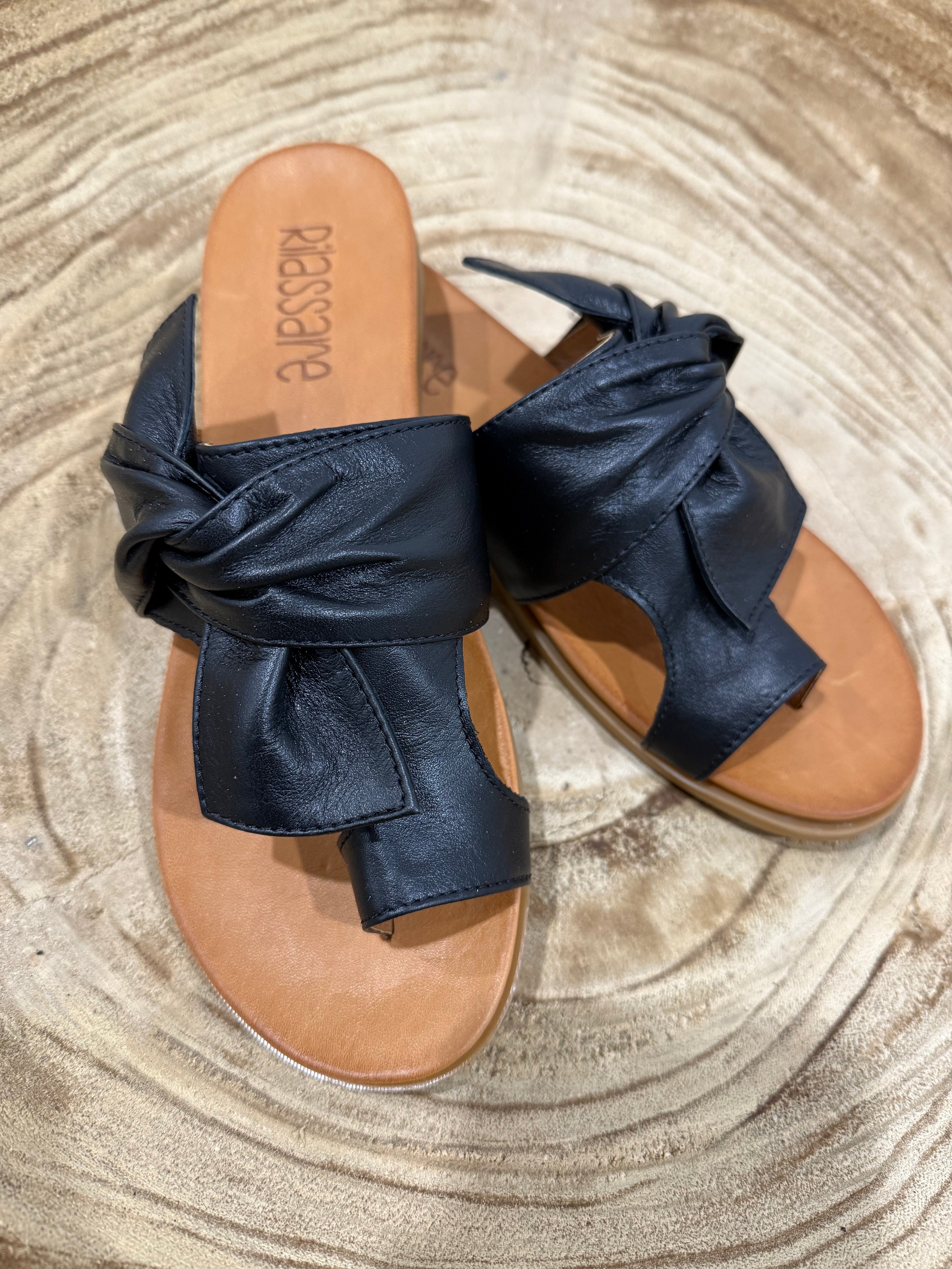 Rilassare Brie Black