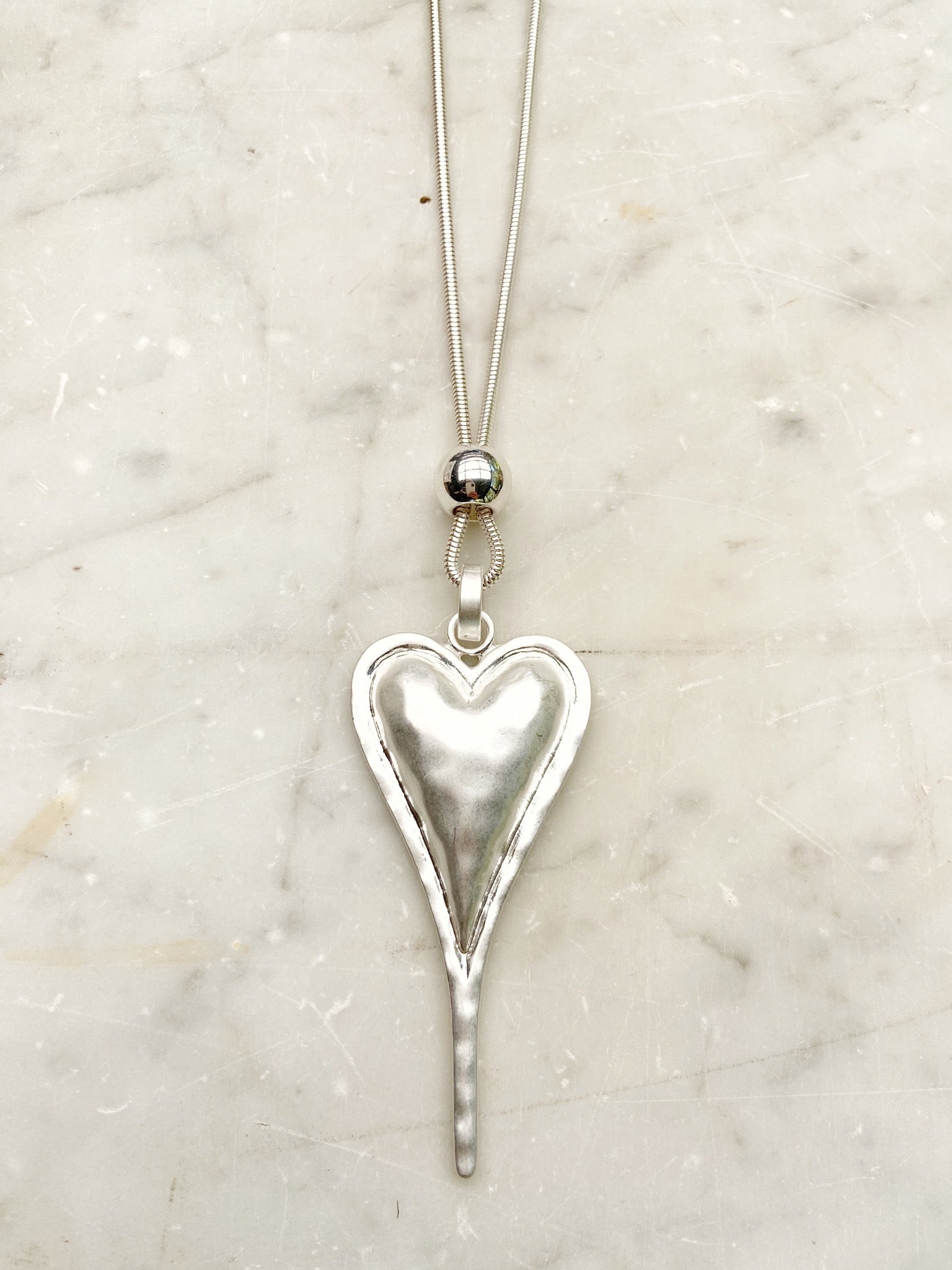 Jewellery - Necklace - Solid Heart. Silver.