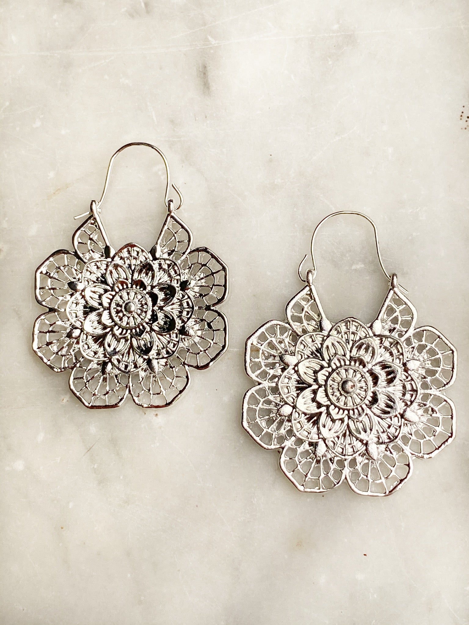 Jewellery - Earrings - Modern Flower. Silver.