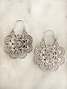 Jewellery - Earrings - Modern Flower. Silver.