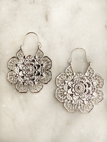 Jewellery - Earrings - Modern Flower. Silver.