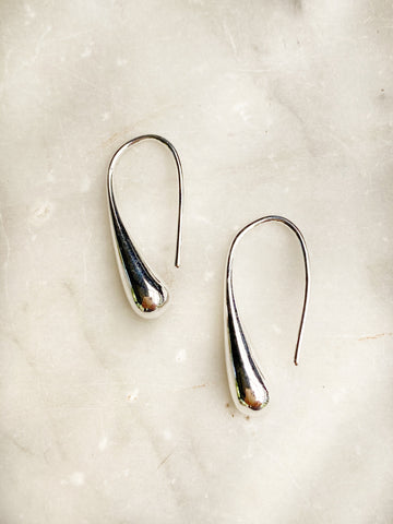 Jewellery - Earrings - Elegant Drop. Silver.