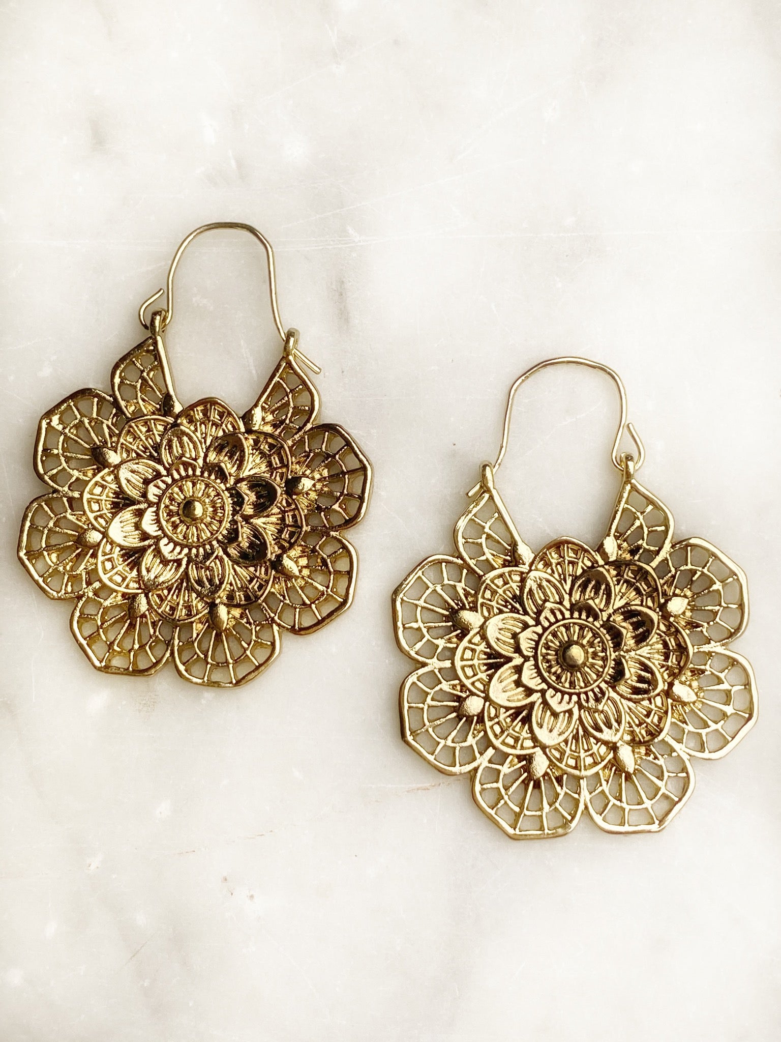 Jewellery - Earrings - Modern Flower. Gold.