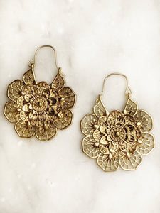 Jewellery - Earrings - Modern Flower. Gold.