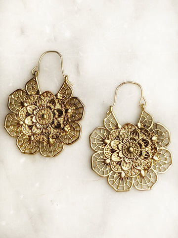 Jewellery - Earrings - Modern Flower. Gold.