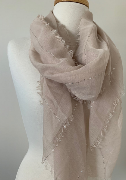 Scarf. Sequin Thread. Beige detail