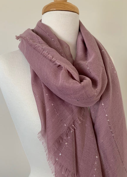 Scarf. Sequin Thread. Grape detail